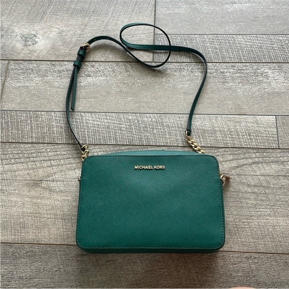 Michael Kors Turquoise Blue Jet Set Travel Crossbody Bag. - Picture 2 of 5